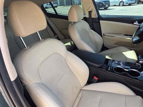 Used 2022 Kia Stinger GT-Line w/ Sun & Sound Package RWD image 30