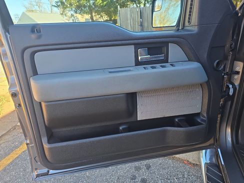 Used 2013 Ford F150 XLT w/ Luxury Equipment Group image 8