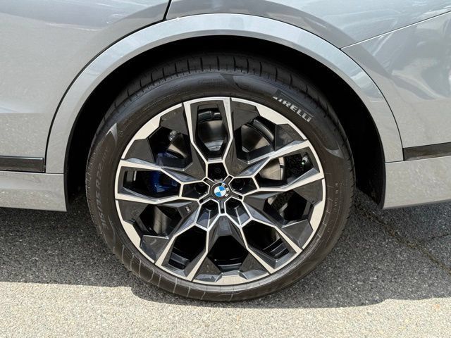 Used 2026 BMW X7 xDrive40i w/ M Sport Package AWD/4WD image 14