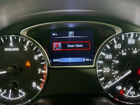 Used 2018 Nissan Altima 2.5 SR FWD image 16