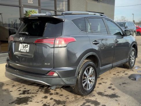 Used 2018 Toyota RAV4 XLE image 3
