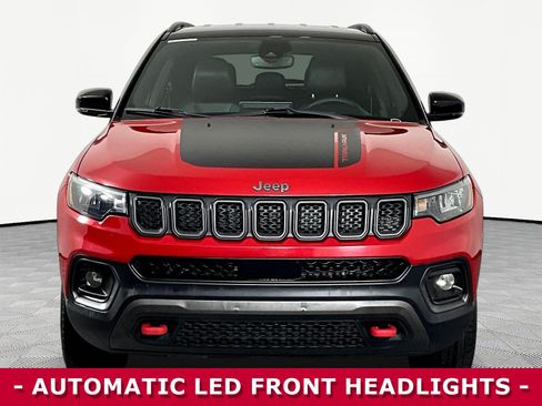 Used 2023 Jeep Compass Trailhawk AWD/4WD image 2