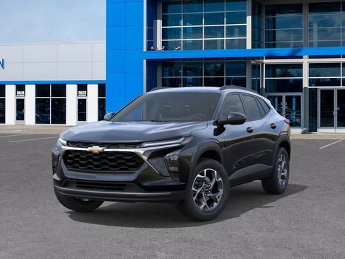 New 2026 Chevrolet Trax LT w/ Driver Confidence Package FWD image 7