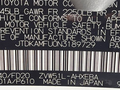 Used 2022 Toyota Prius LE image 31