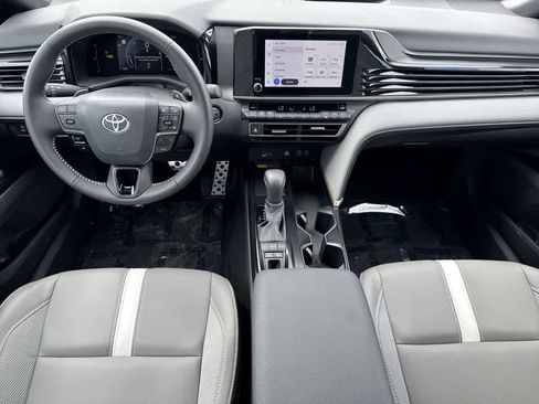 Used 2026 Toyota Camry SE FWD image 23