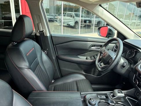 Used 2025 Nissan Rogue SV w/ Rock Creek Premium Package AWD/4WD image 10
