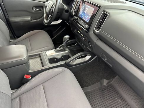 Used 2022 Nissan Frontier SV RWD image 14