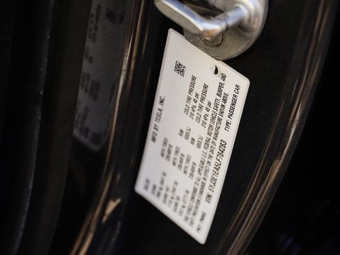 Used 2020 Tesla Model 3 Standard Range image 24