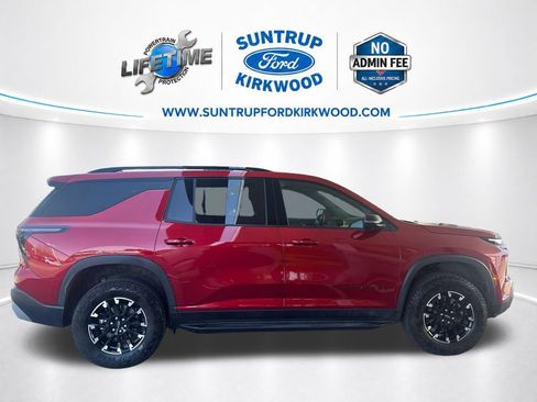Used 2024 Chevrolet Traverse Z71 AWD/4WD image 8