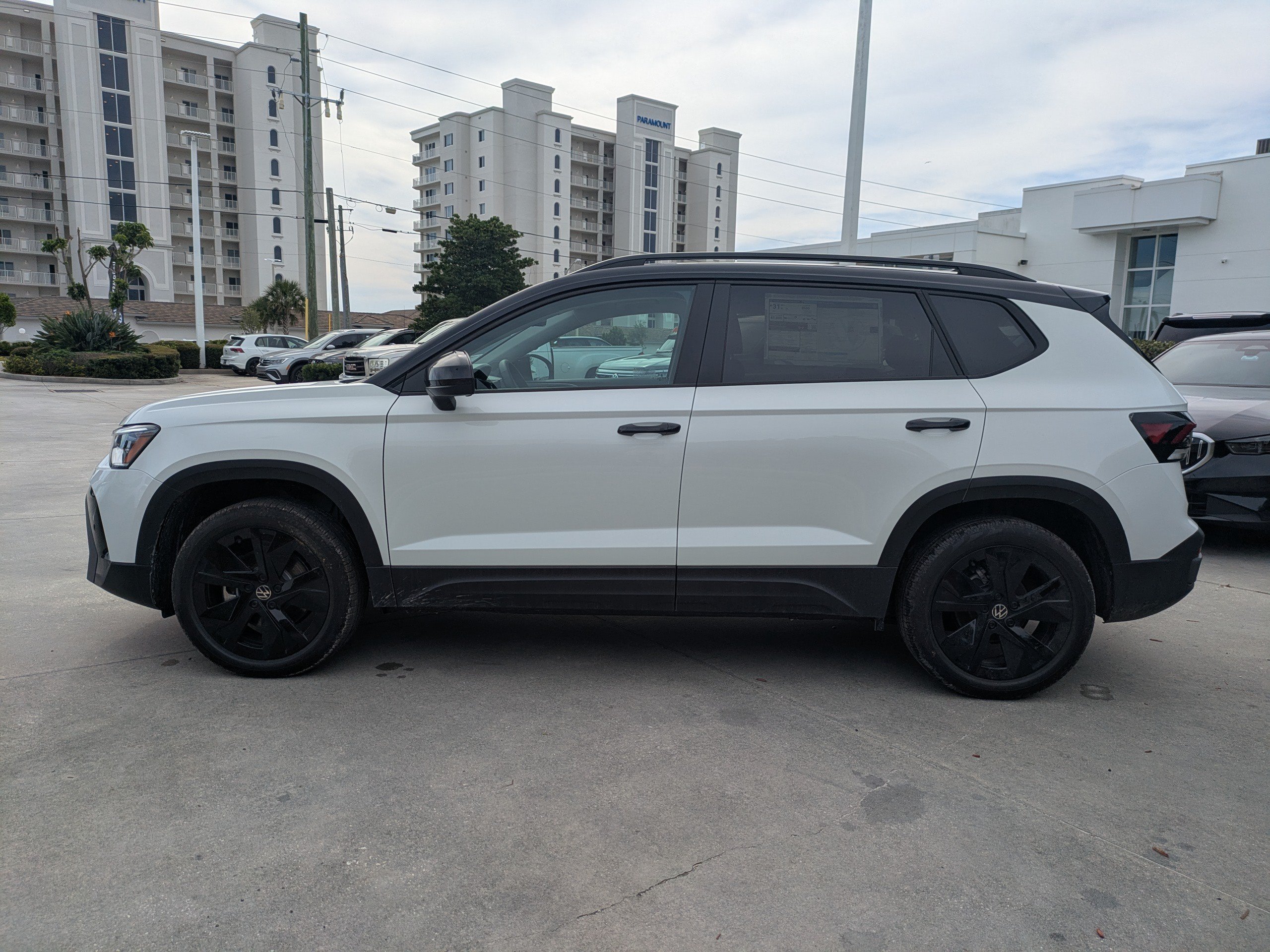 New 2026 Volkswagen Taos SE FWD image 7