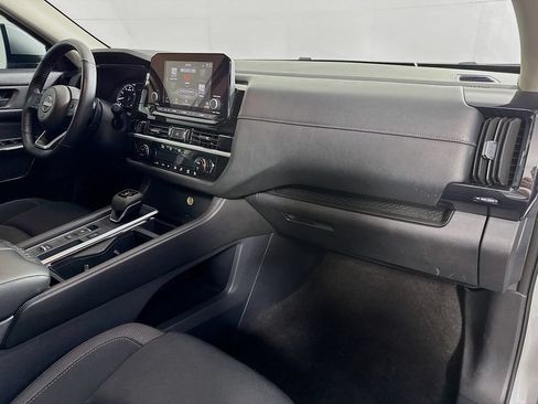 Used 2024 Nissan Pathfinder SV FWD image 36
