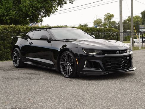 Used 2017 Chevrolet Camaro ZL1 RWD image 4