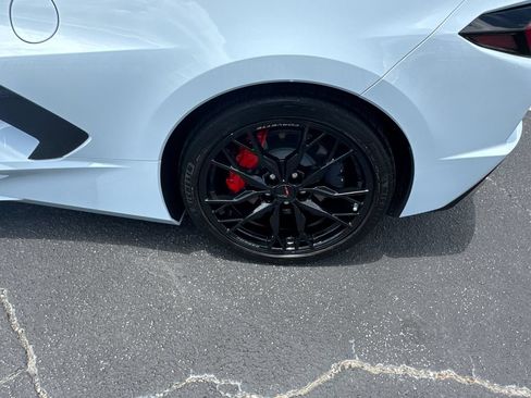 Used 2024 Chevrolet Corvette Stingray Coupe w/ 1LT RWD image 19