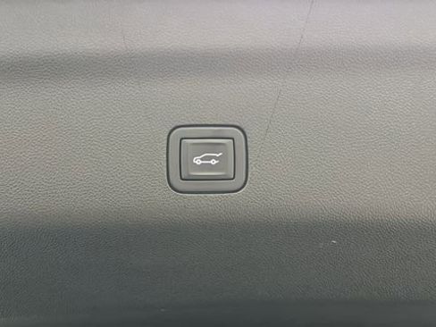 Used 2023 GMC Yukon Denali AWD/4WD image 28