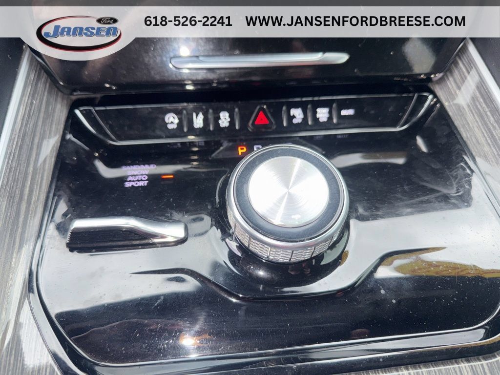 Used 2022 Jeep Wagoneer Series II AWD/4WD image 23