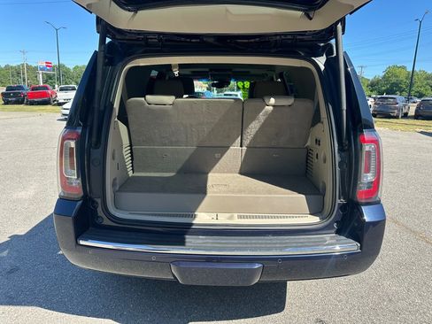 Used 2020 GMC Yukon Denali w/ Denali Ultimate Package AWD/4WD image 10