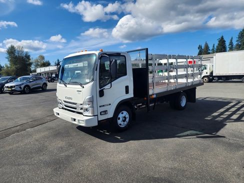 New 2024 Isuzu NPR image 4