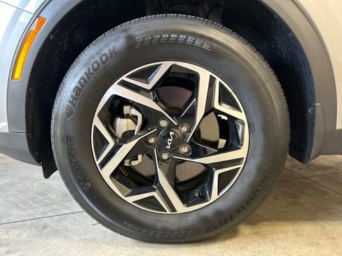 Used 2023 Kia Sportage LX AWD/4WD image 10