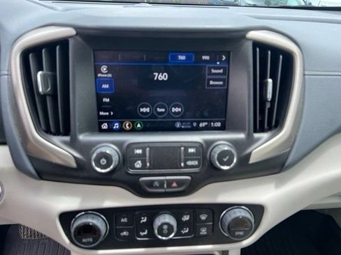 Used 2024 GMC Terrain Denali w/ Denali Premium Package AWD/4WD image 32