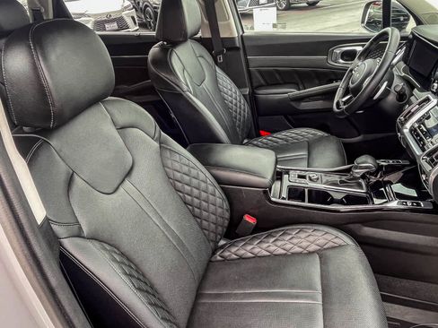 Used 2023 Kia Sorento SX image 15