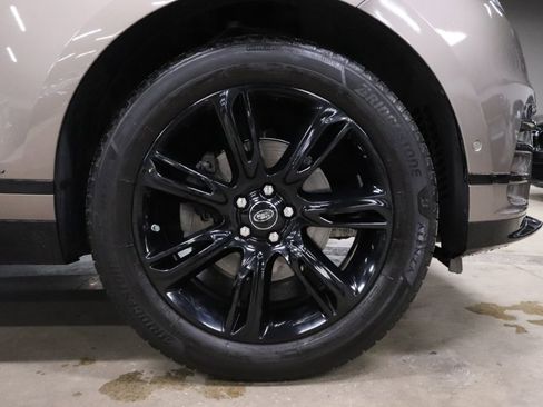 Used 2019 Land Rover Range Rover Velar R-Dynamic SE image 37
