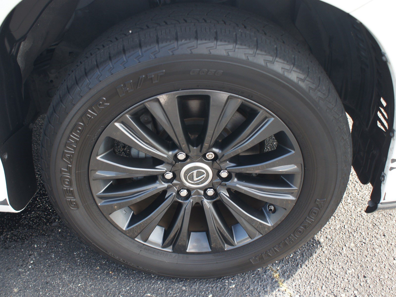Used 2021 Lexus GX 460 Luxury w/ Sport Design Package AWD/4WD image 27