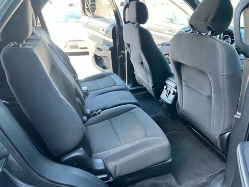 Used 2017 Ford Explorer XLT w/ Equipment Group 201A image 12