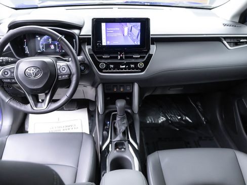 Used 2024 Toyota Corolla Cross XLE image 29