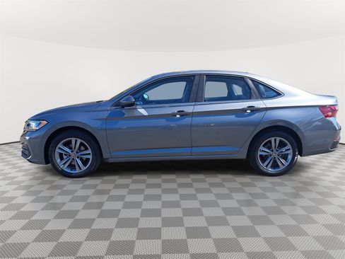 Used 2023 Volkswagen Jetta SE w/ Panoramic Sunroof Package image 8