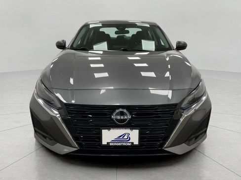 Certified 2025 Nissan Altima 2.5 SV FWD image 9
