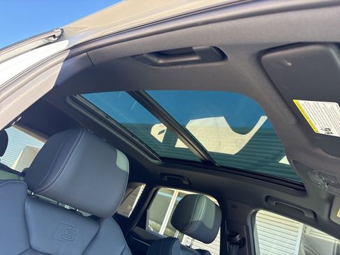 Certified 2025 Audi Q3 2.0T Premium w/ Convenience Package image 18