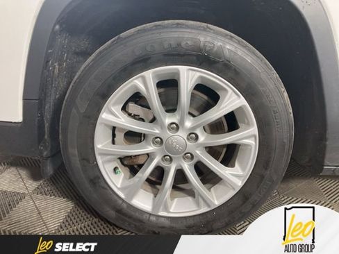 Used 2022 Jeep Cherokee Latitude Lux FWD image 25