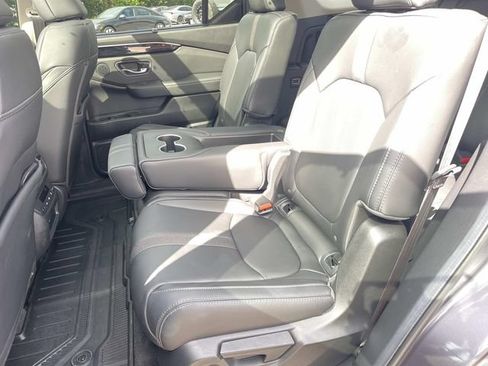 Used 2025 Honda Pilot Touring image 18