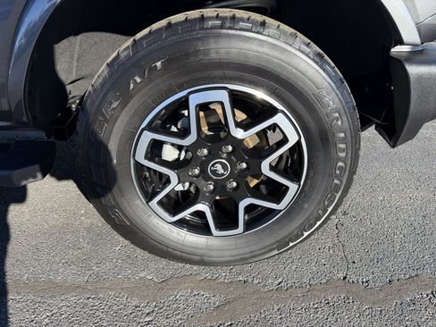 Used 2023 Ford Bronco Outer Banks image 9