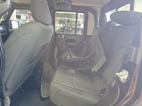 Used 2022 Jeep Gladiator Sport AWD/4WD image 4