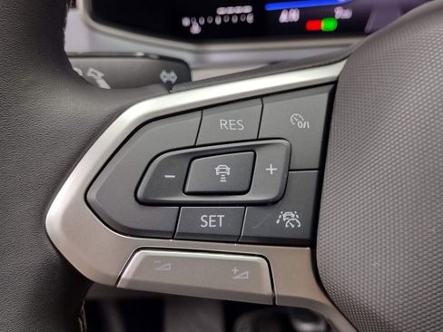 New 2025 Volkswagen Taos SE image 26