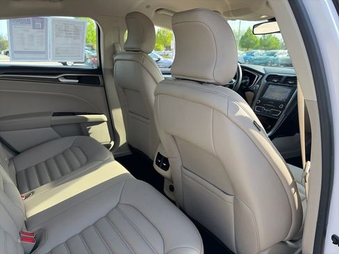 Used 2019 Ford Fusion SEL FWD image 33