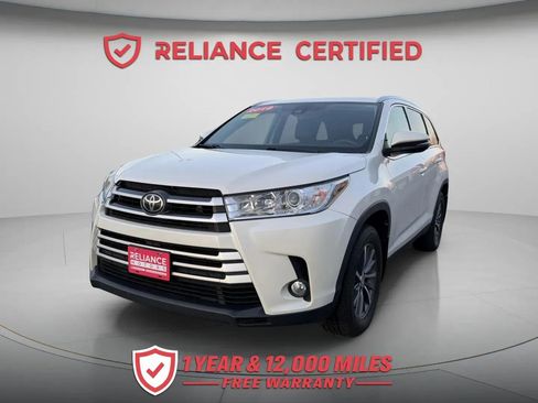 Used 2019 Toyota Highlander XLE image 1