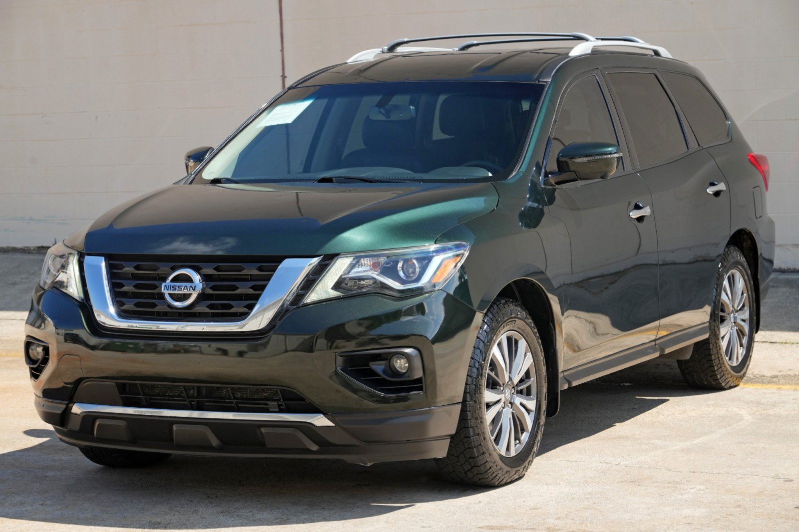 Used 2019 Nissan Pathfinder SL AWD/4WD image 50