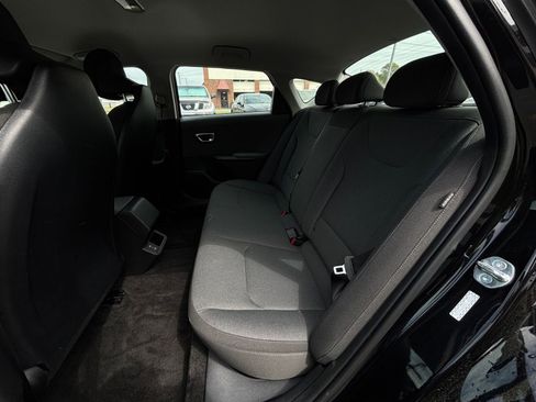 Used 2025 Kia K4 LXS image 28