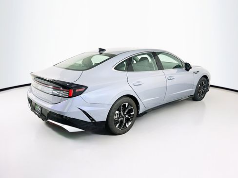 Used 2025 Hyundai Sonata SEL FWD image 9