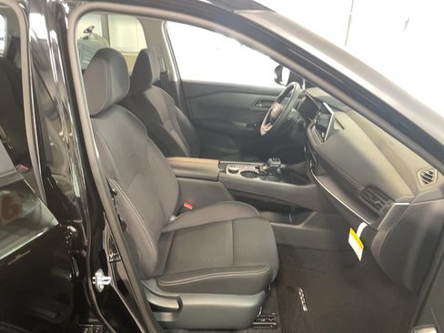 Used 2026 Nissan Rogue S AWD/4WD image 15