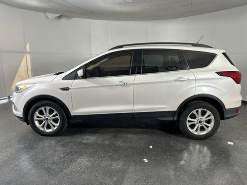 Used 2019 Ford Escape SEL image 8