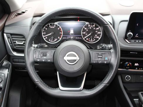 Used 2023 Nissan Rogue SV w/ SV Premium B Package FWD image 31