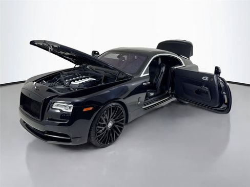 Used 2014 Rolls-Royce Wraith RWD image 38