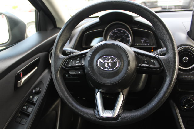 Used 2019 Toyota Yaris LE FWD image 40