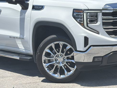 Used 2024 GMC Sierra 1500 SLT w/ SLT Premium Package AWD/4WD image 3