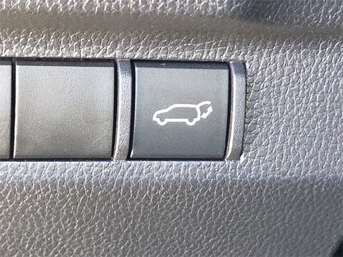 Used 2024 Toyota RAV4 XLE Premium image 27