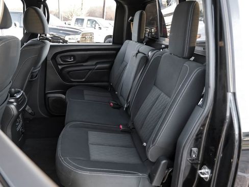 Used 2018 Nissan Titan SV w/ SV Convenience Package image 40