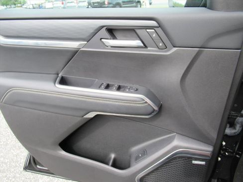 Used 2025 GMC Acadia Elevation image 20